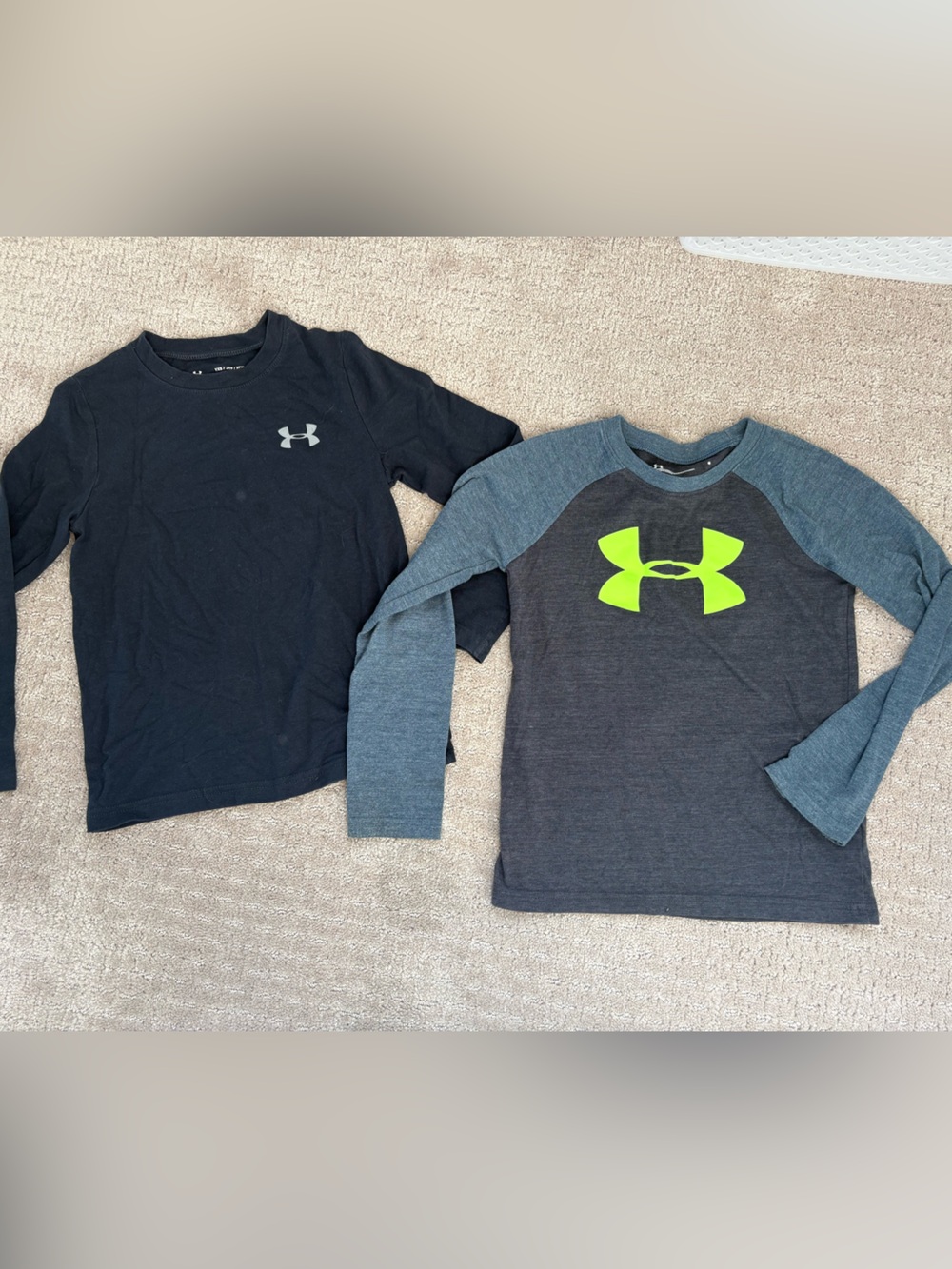 Lot of 2 Boys Size 6 Under Armour Athletic Long Sleeve Baseball Cut Tee Shirts